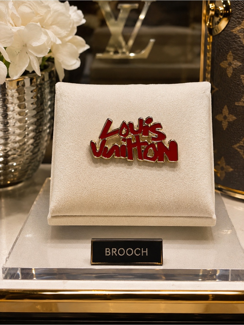 Luxury LV stamped Red Script Logo Brooch with Gold Trim
